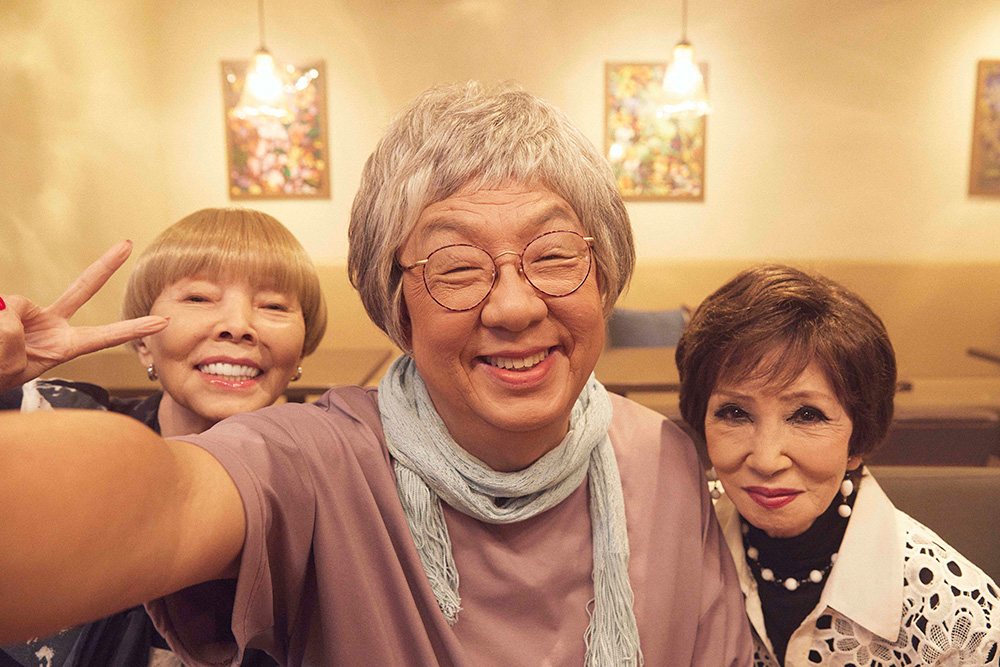 左から　土井梅子（研ナオコ） 日向松子（梅沢富美男） 水谷竹子（浅丘ルリ子）