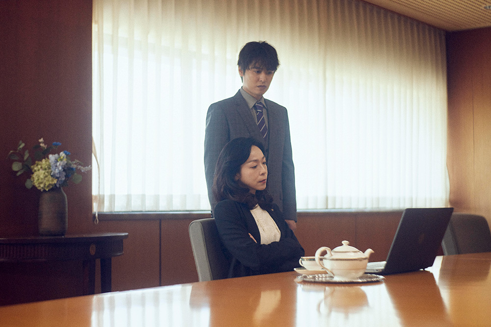 熊田久美（遊井亮子）　長谷川元春（堀井新太）