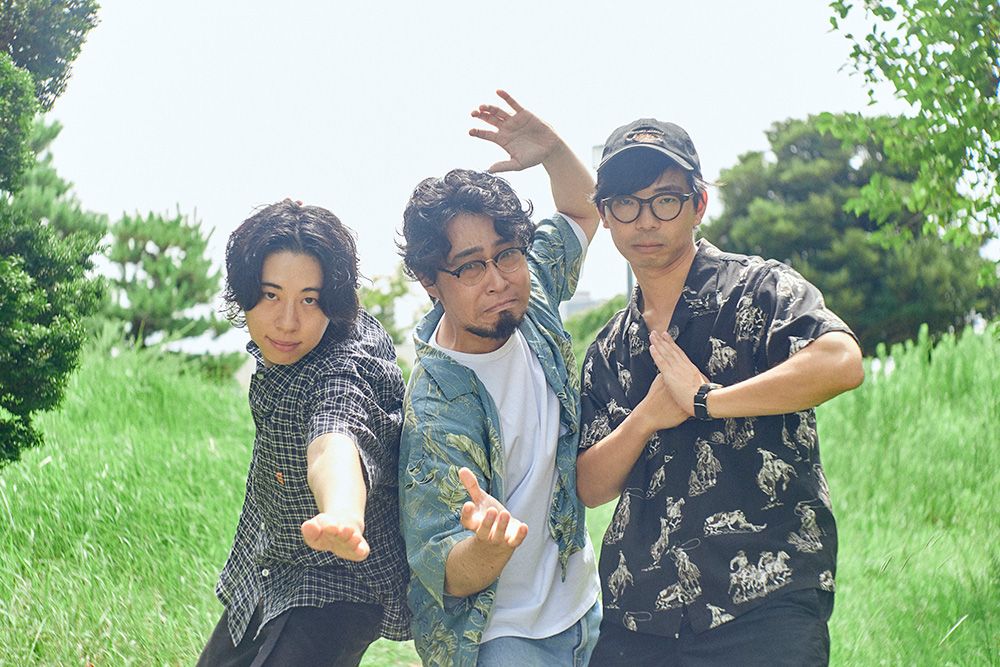 ズーカラデル（左から　鷲見こうた、吉田崇展、山岸りょう）