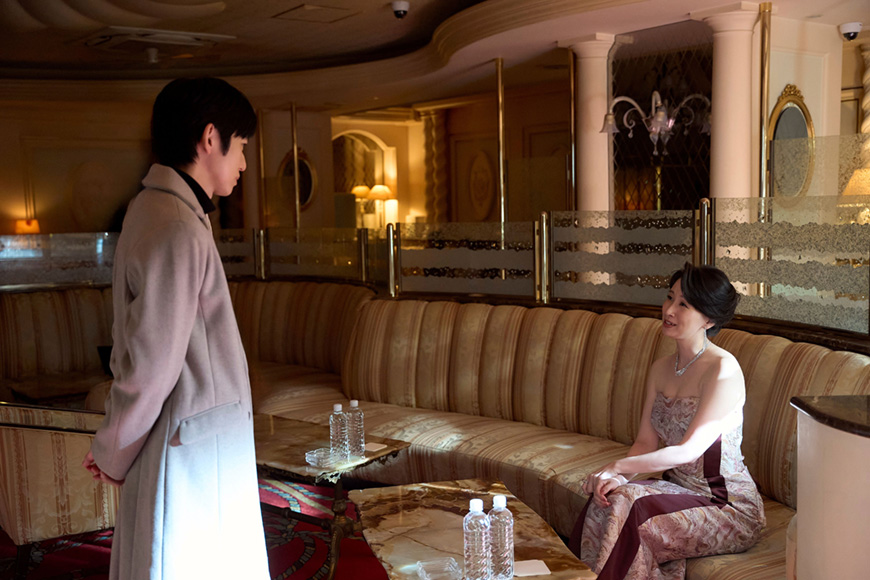 写真(2) ヒカル(本郷奏多) 神崎美咲 (行平あい佳)