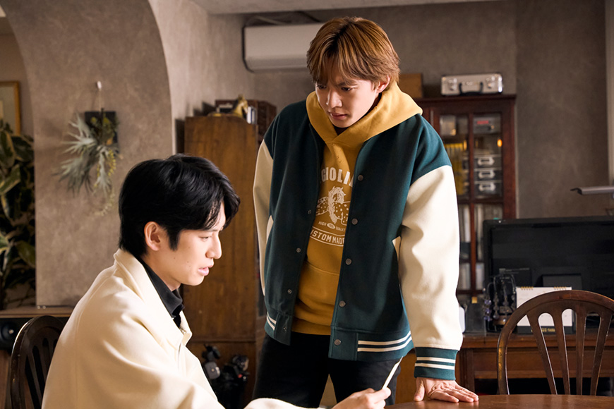写真(4) ヒカル（本郷奏多）トキ（佐藤大樹）