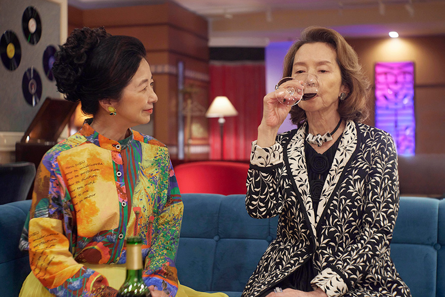 上杉まりえ（宮崎美子）安原すみえ（多岐川裕美）