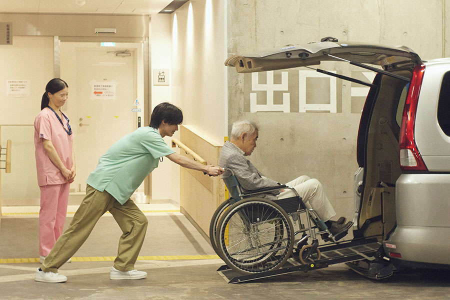 神代大輝（杢代和人）本多伸夫（柄本　明）