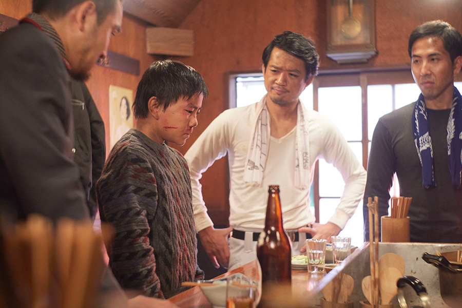 左から２人め　少年時代の海老原耕平（番家天嵩）