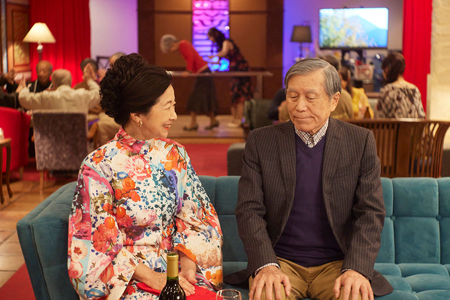 上杉まりえ（宮崎美子）　海老原耕平（平田　満）