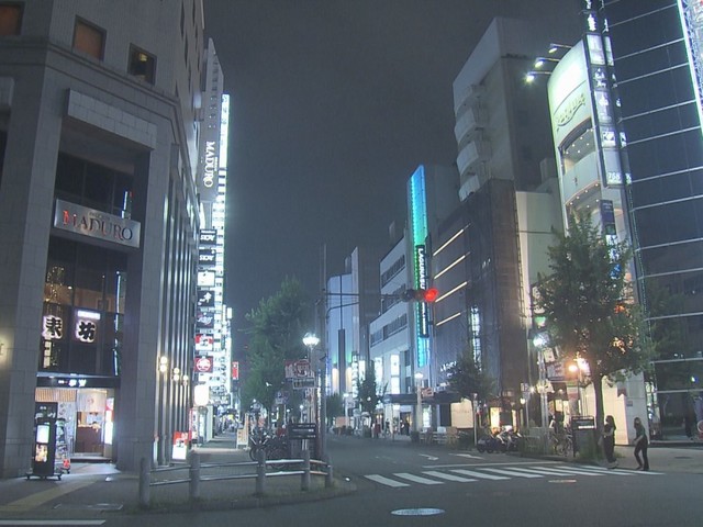 特集 若者中心に クラスター多発 繁華街の飲食店 ガラガラ に逆戻り それでも ご飯食べてカラオケに の若者も