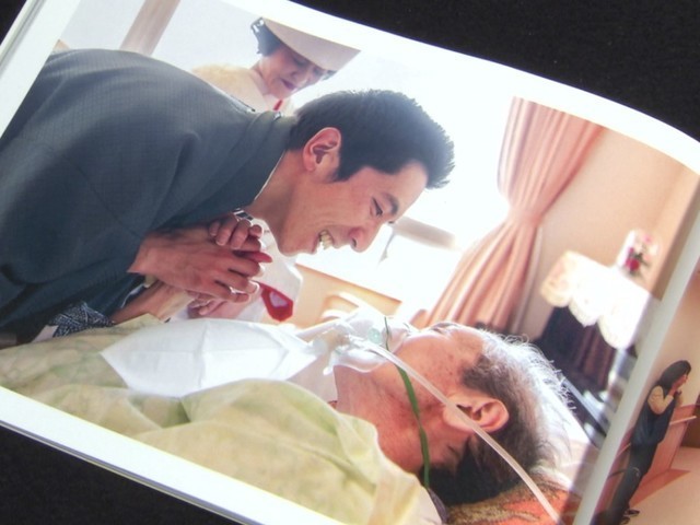 特集 前日まで昏睡状態だった祖母 花嫁と花婿姿で病室来た孫に ありがとう 写真家が撮ったそれぞれの結婚式 特集 前日まで昏睡状態だった祖母 花嫁と花婿姿で病室来た孫に ありがとう 写真家が撮ったそれぞれの結婚式