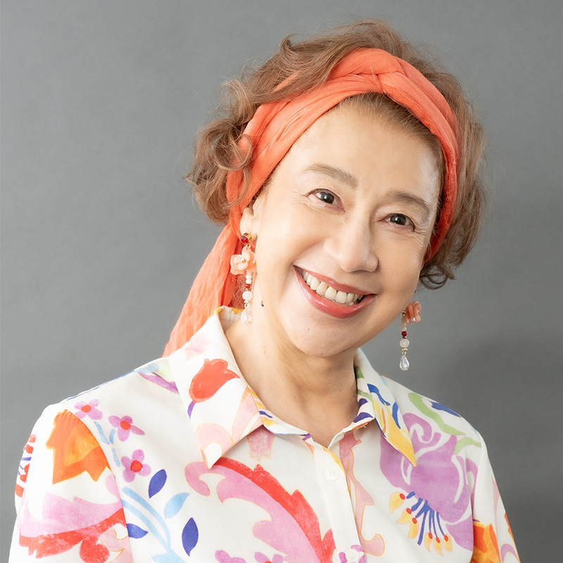 ニコ・スミス：前田美波里