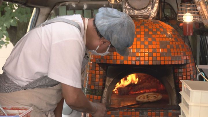 記憶に残るピザ屋」に…石窯で焼くピザが人気のキッチンカー 記憶に残るピザ屋」に…石窯で焼くピザが人気のキッチンカー