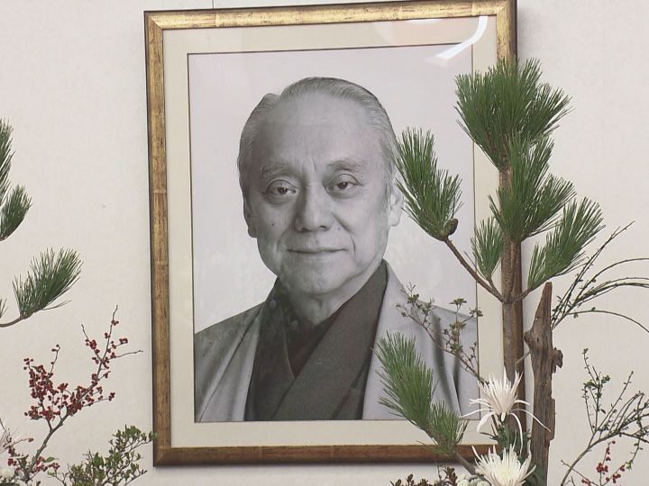 日本舞踊「西川流」元家元…去年亡くなった西川右近さんの追善公演 800人以上の観客訪れる 御園座