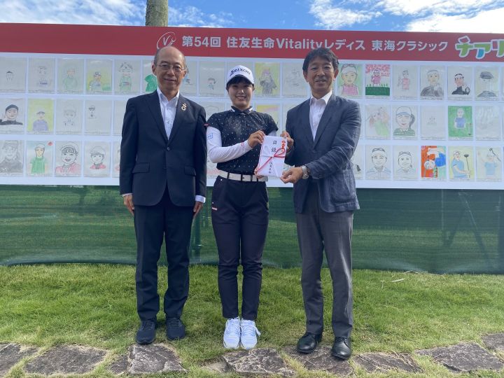 JLPGA 尾関 彩美悠 直筆サイン入り【2024】第55回住友生命