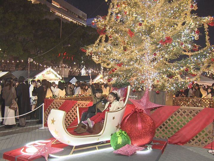 お得に仕上がった巨大なクリスマスツリー | オーストラリアで
