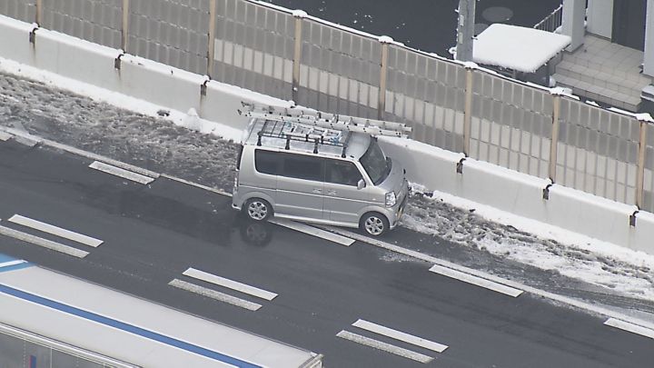 NEXCO「スタック車両が想定以上に」名神で19時間もの立ち往生 運転手
