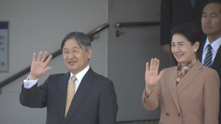 ジャンプしてエサを取る様子に笑顔…天皇皇后両陛下が6年ぶりに三重県を