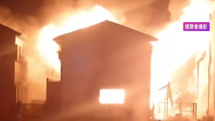 「パソコンが爆発した」と通報…授業中の学習塾から出火し全焼 中にいたとみられる経営者と生徒計10人程は避難し無事 | 東海テレビNEWS