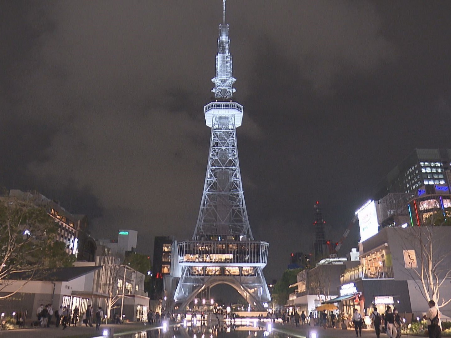 生まれ変わり『美しい公園』に…名古屋テレビ塔で点灯式 1億色以上のライトアップ可能なLEDライト採用