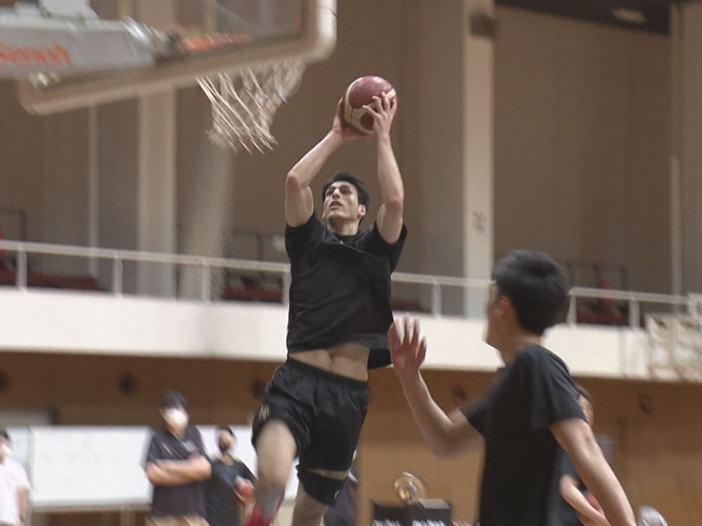 高2で始めてもう日本代表…Bリーグ三河に新加入の22歳・シェーファー