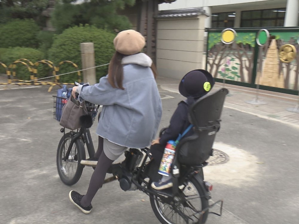 子供 を 自転車 に 乗せる