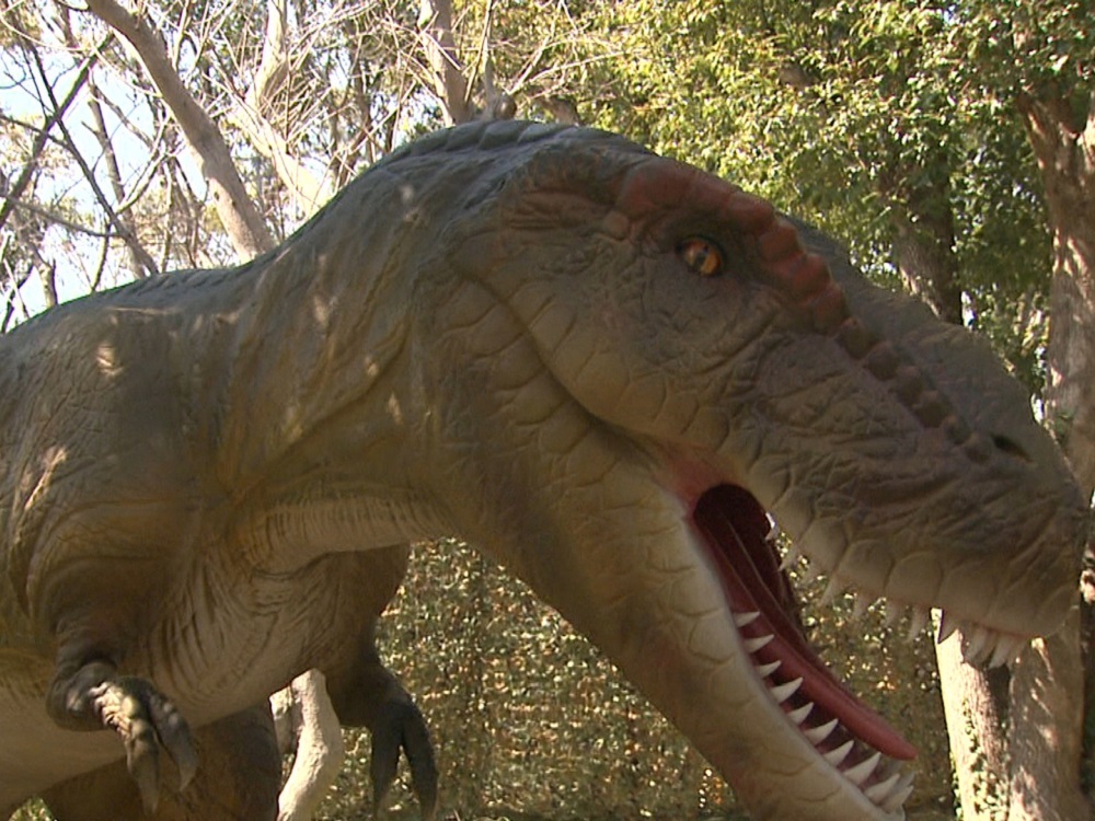 人が近づくと叫び声が デンパークに恐竜ロボットの ディノランド 期間限定オープン 愛知 東海テレビnews